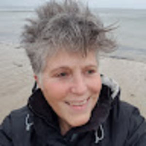 Meet your Posher, Maxine